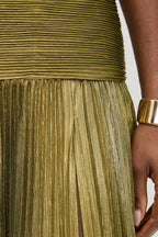 Rückenfreies Maxikleid mit Neckholder, Schlitz und Falten