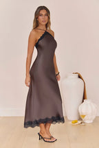 Feel – Satin-Maxikleid mit Neckholder und offenem Rücken