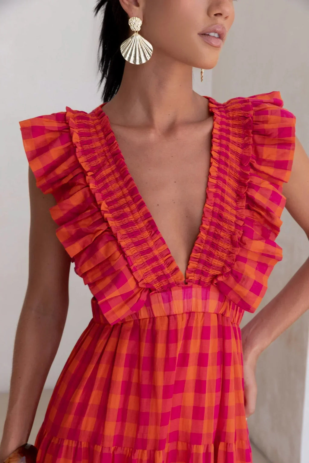 Ärmelloses Maxikleid mit Cut-outs und Karomuster