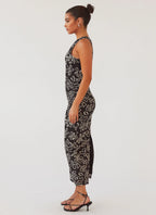 Figurbetontes Maxikleid mit Cut-outs und Mesh-Akzenten
