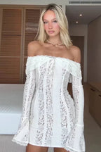 Schulterfreies Kleid mit Spitze