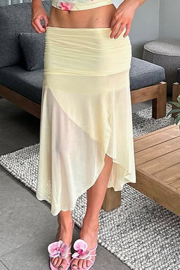 Rock mit Blumenmuster und Netzdetails