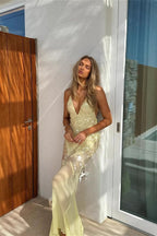 Ärmelloses Kleid mit hoher Taille, Blumenmuster und Pailletten
