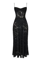 Damen Maxikleid mit Blumenapplikationen und Spaghettiträgern