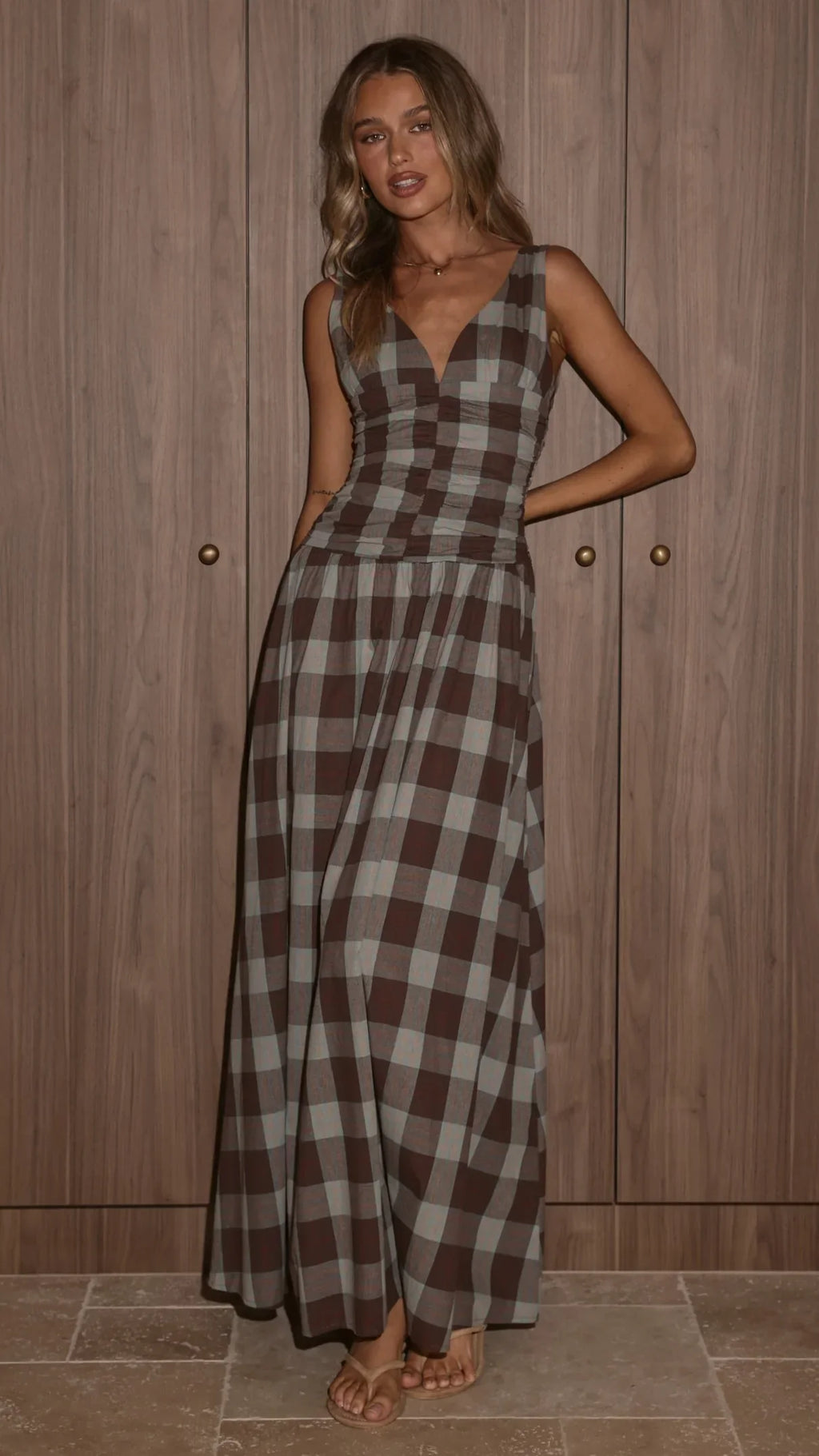 Damen Maxikleid mit Karomuster und V-Ausschnitt