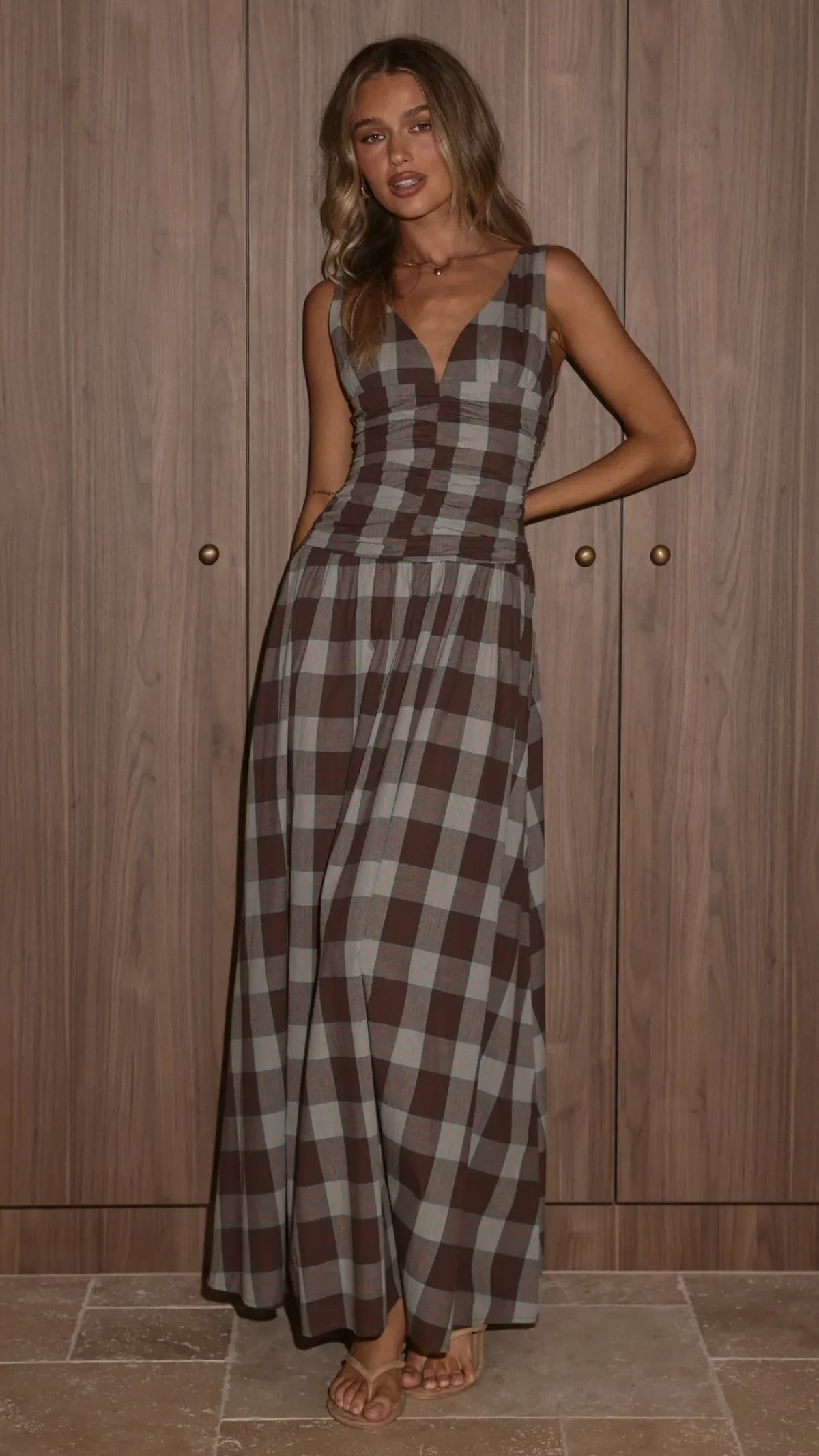 Damen Maxikleid mit Karomuster und V-Ausschnitt