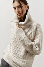Pullover mit Reißverschluss und Strickstruktur