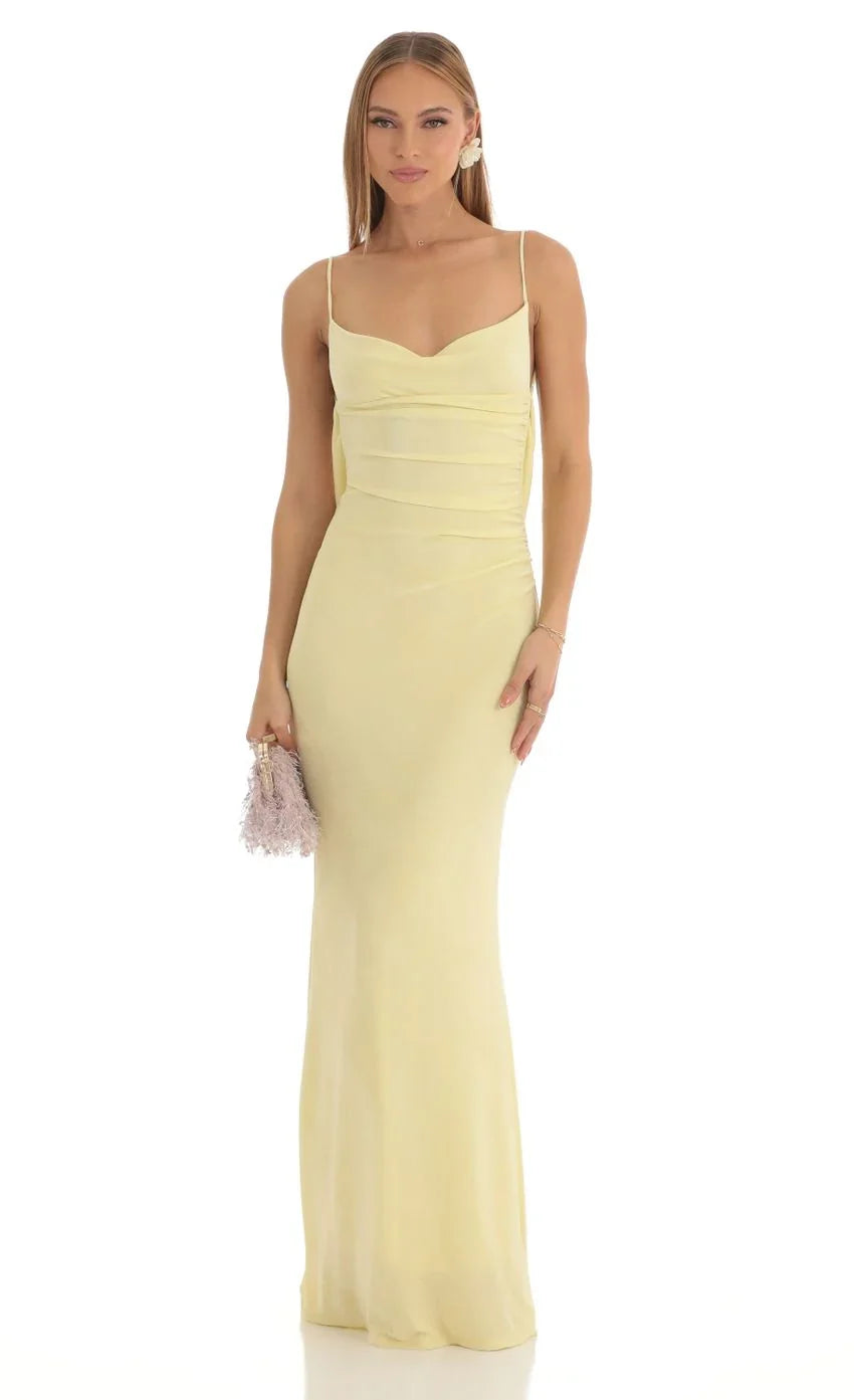 Spitzen-Maxikleid mit offenem Rücken und Pailletten