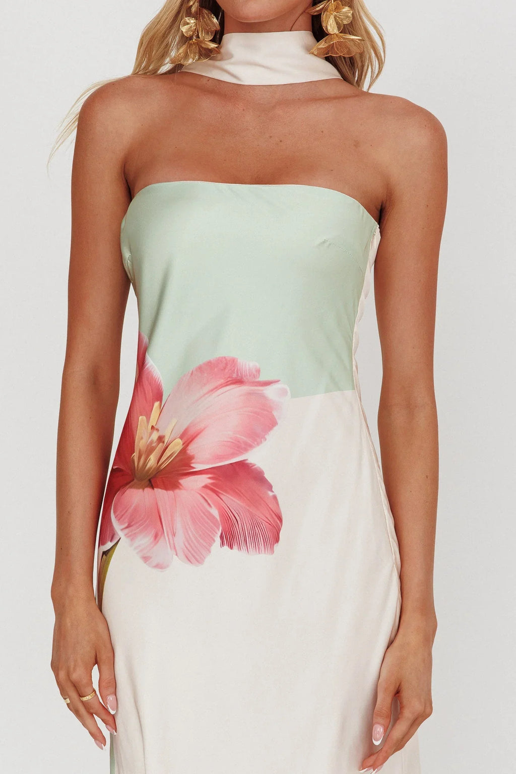 Damsel – Maxikleid mit Neckholder und Blumenmuster