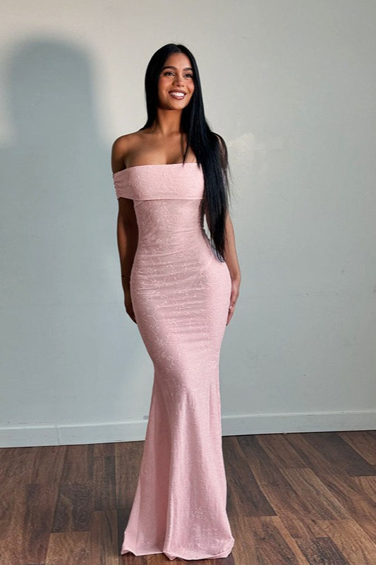 Schulterfreies Maxikleid mit Blumenmuster in Rosa