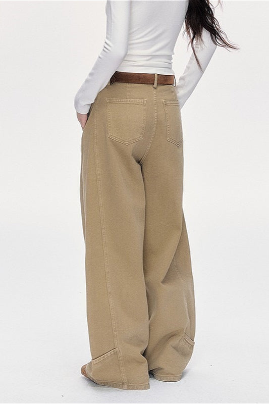 Locker geschnittene Jeans in Khaki