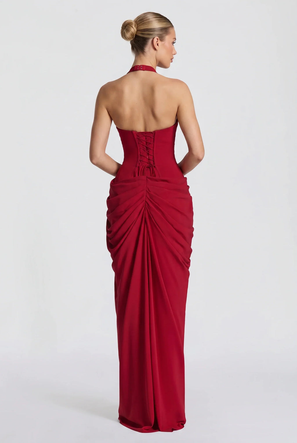Minette – Spitzen-Maxikleid mit Neckholder und Beinschlitz