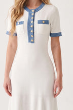 Strick-Maxikleid mit kurzen Ärmeln