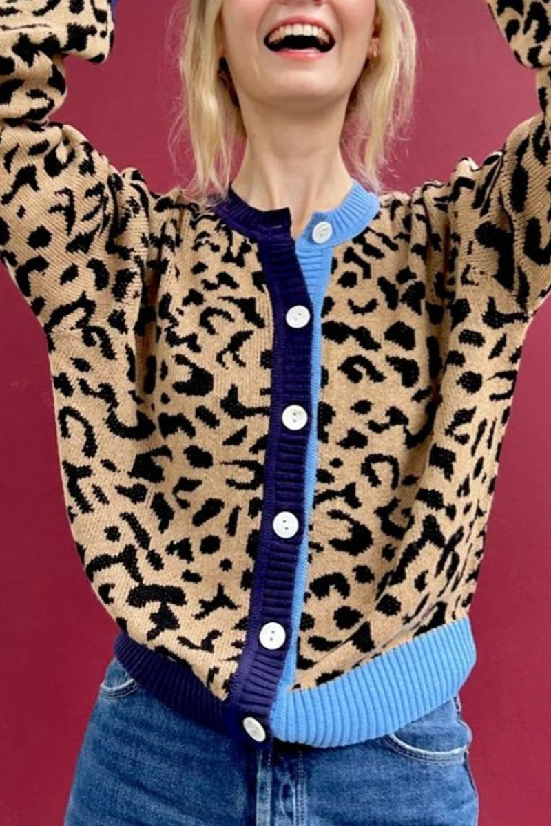 Strickjacke mit Leopardenmuster und Strickstruktur