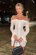 Schulterfreies Kleid mit Spitze