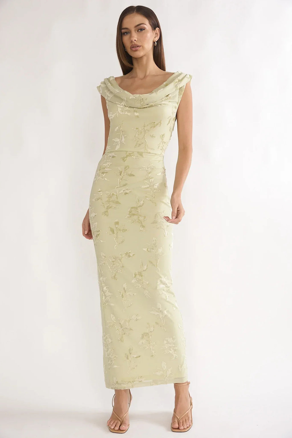 Samt-Maxikleid mit Wasserfall-Ausschnitt und Blumenmuster