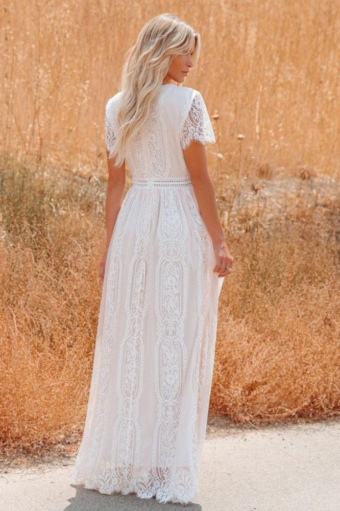 Figurbetontes Maxikleid mit V-Ausschnitt und Netzdetails