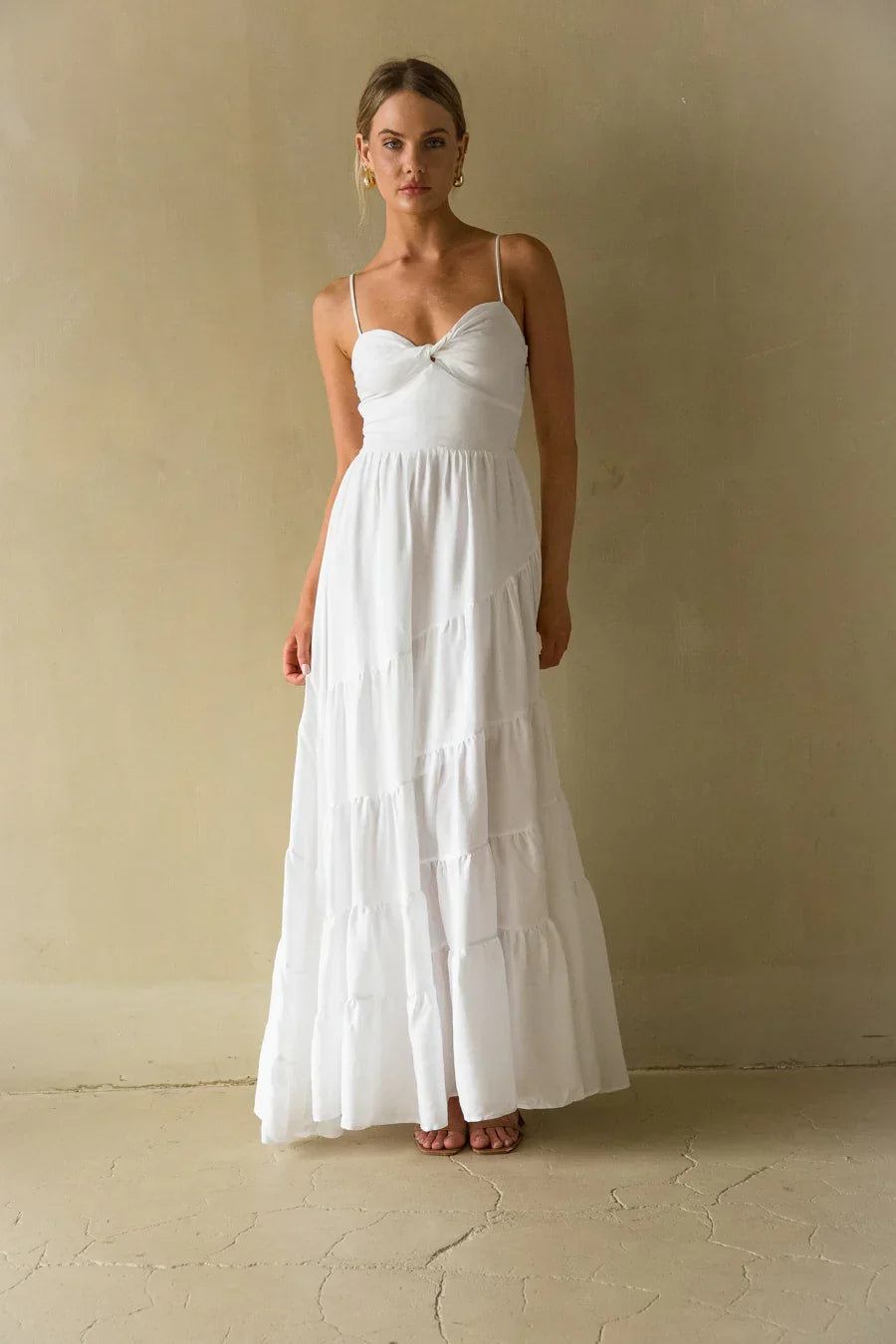 Donna – Maxikleid mit Volants und Smok-Einsatz