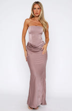 Mocha – Samt-Maxikleid