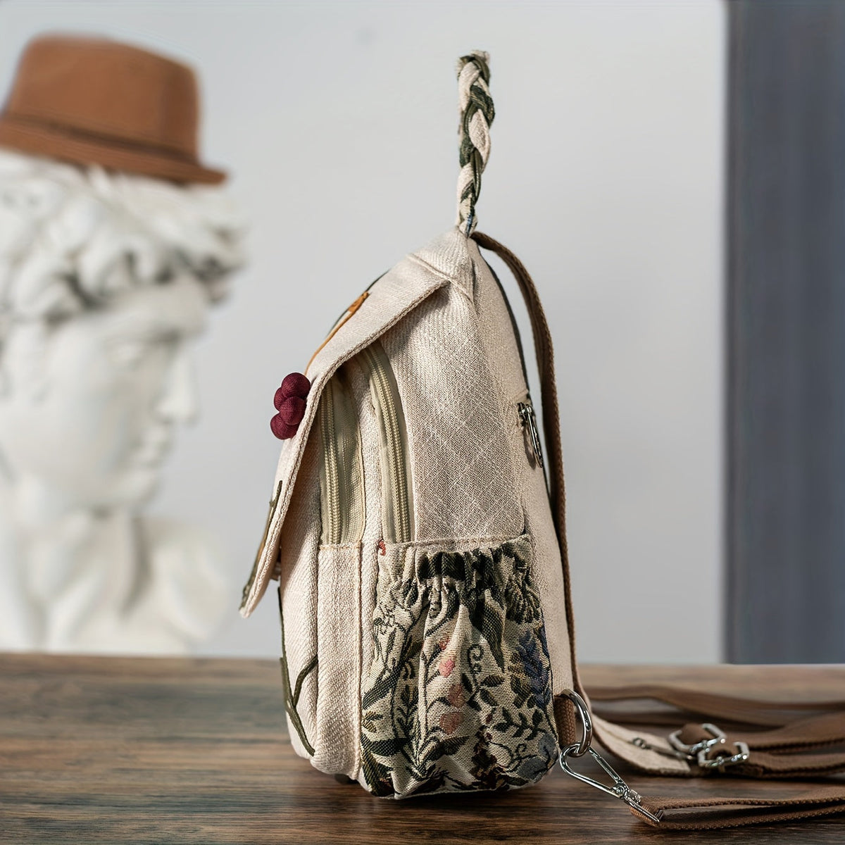EthnoCharm Stickerei Rucksack – Künstlerisch und Funktional