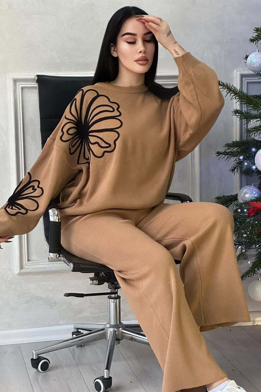 Zweiteiliges Set mit Rundhalsausschnitt und Strickstruktur