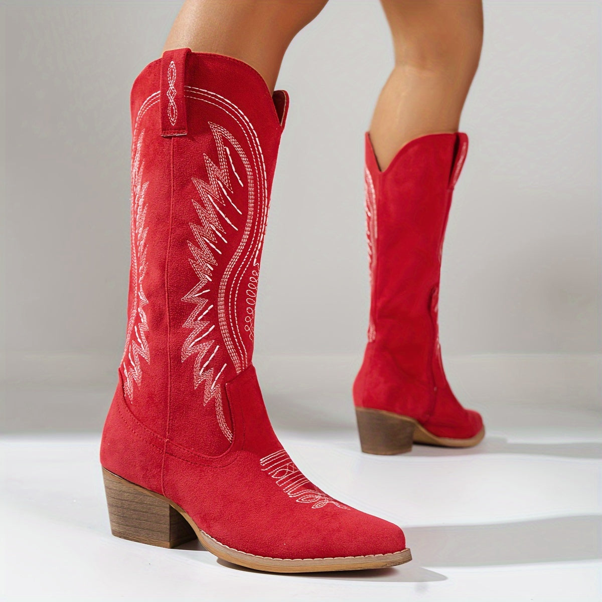 Damen Bestickte Cowboy-Stiefel mit Spitzennase sowie Mittelabsätzen