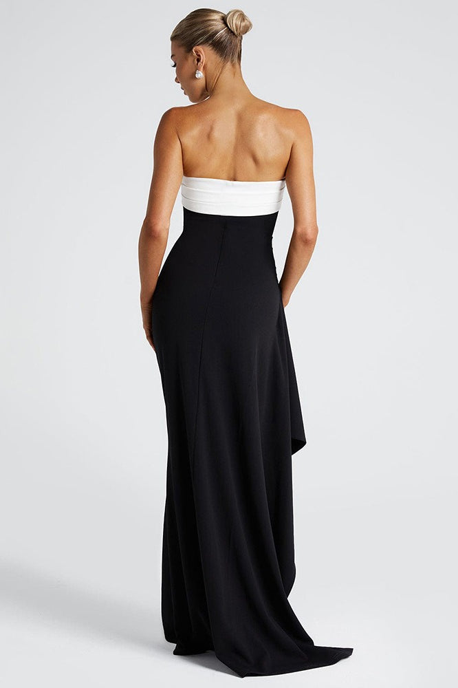 Schulterfreies Maxikleid mit Schlitz in Schwarz