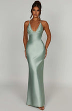 Miriam – Satin-Maxikleid mit Neckholder und Falten
