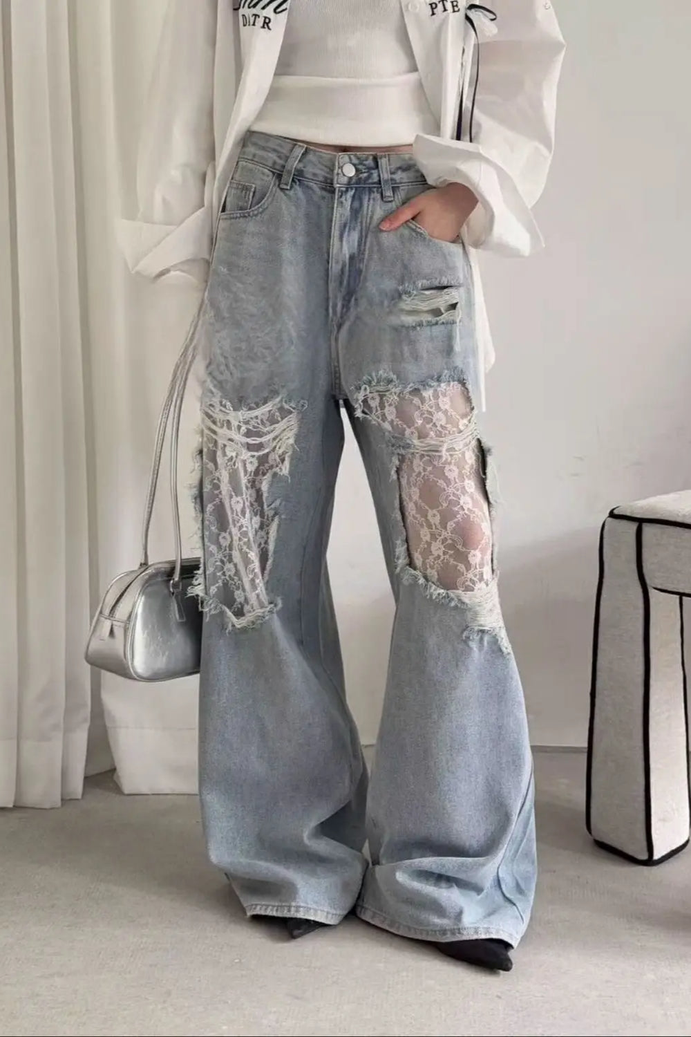 Locker geschnittene Jeans mit Patchwork und Spitze