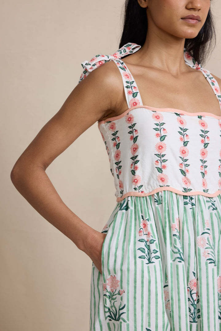 Maxikleid mit Raffung und Blumenmuster