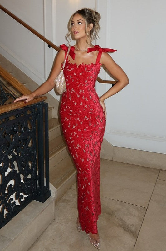 Ärmelloses Kleid mit Aussparungen, Blumenmuster und Spitze
