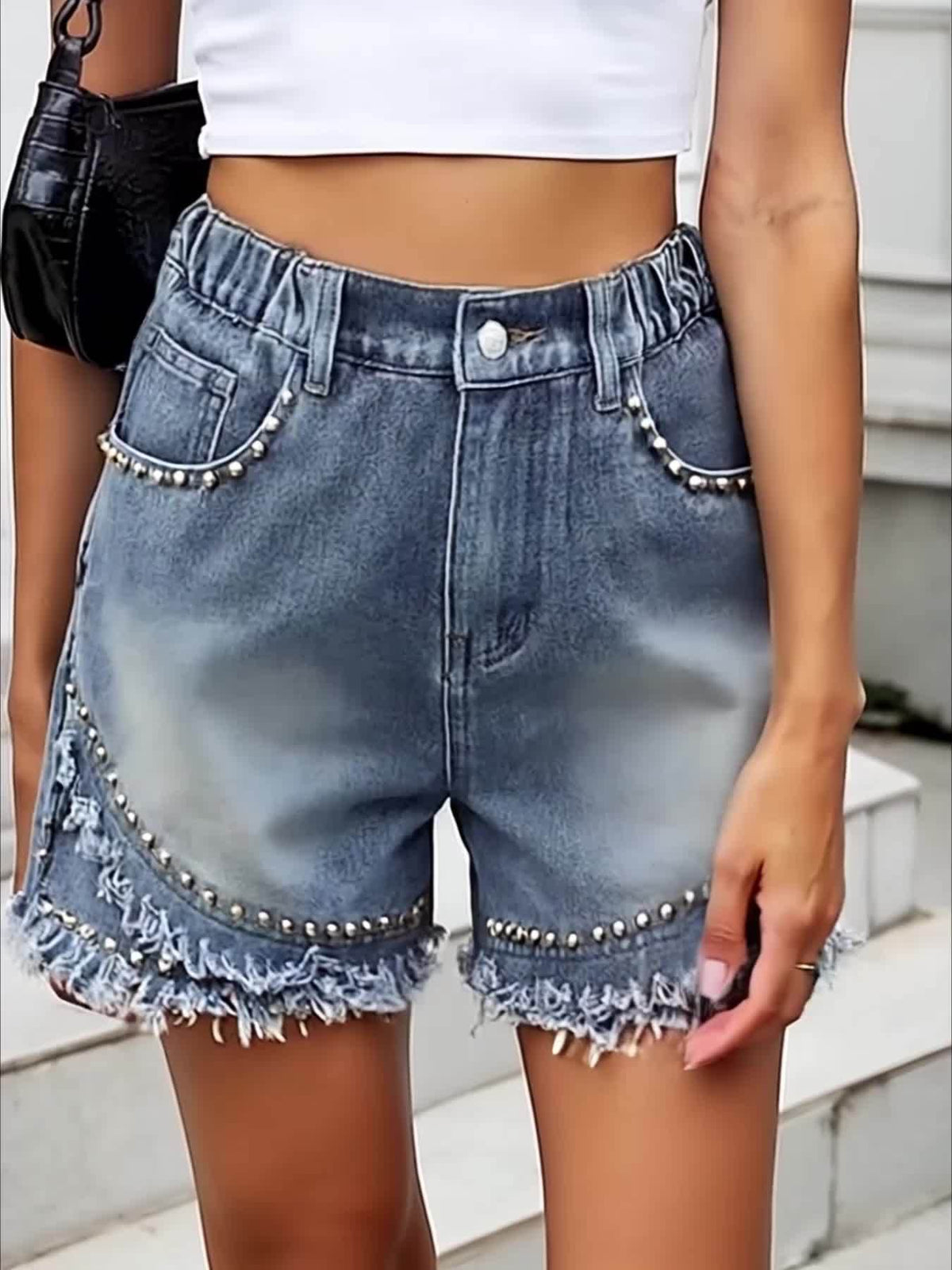 Punkrock Denim Shorts – Schlank und Modisch