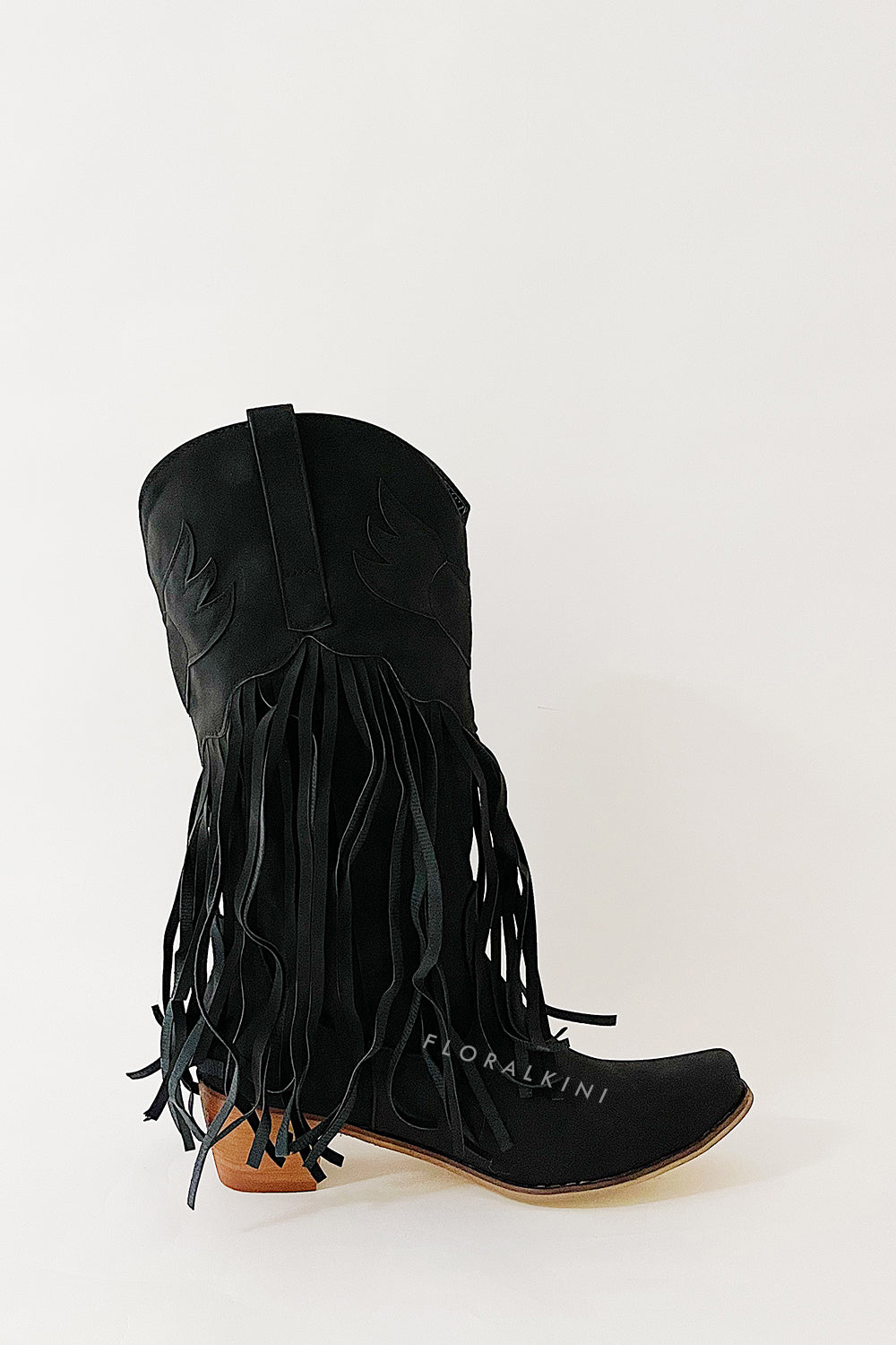 Wadenhohe Stiefel in Wildlederoptik mit Fransen, Blockabsatz und spitzer Zehenpartie