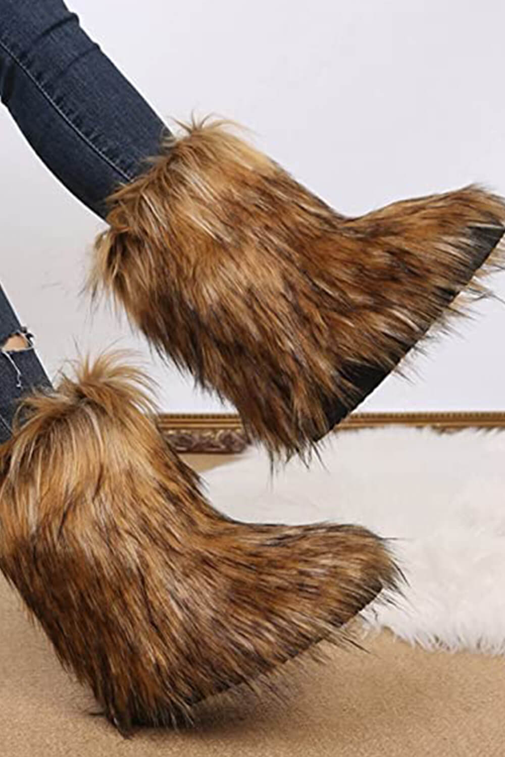 Wadenhohe Stiefel mit Kunstfell – Braun