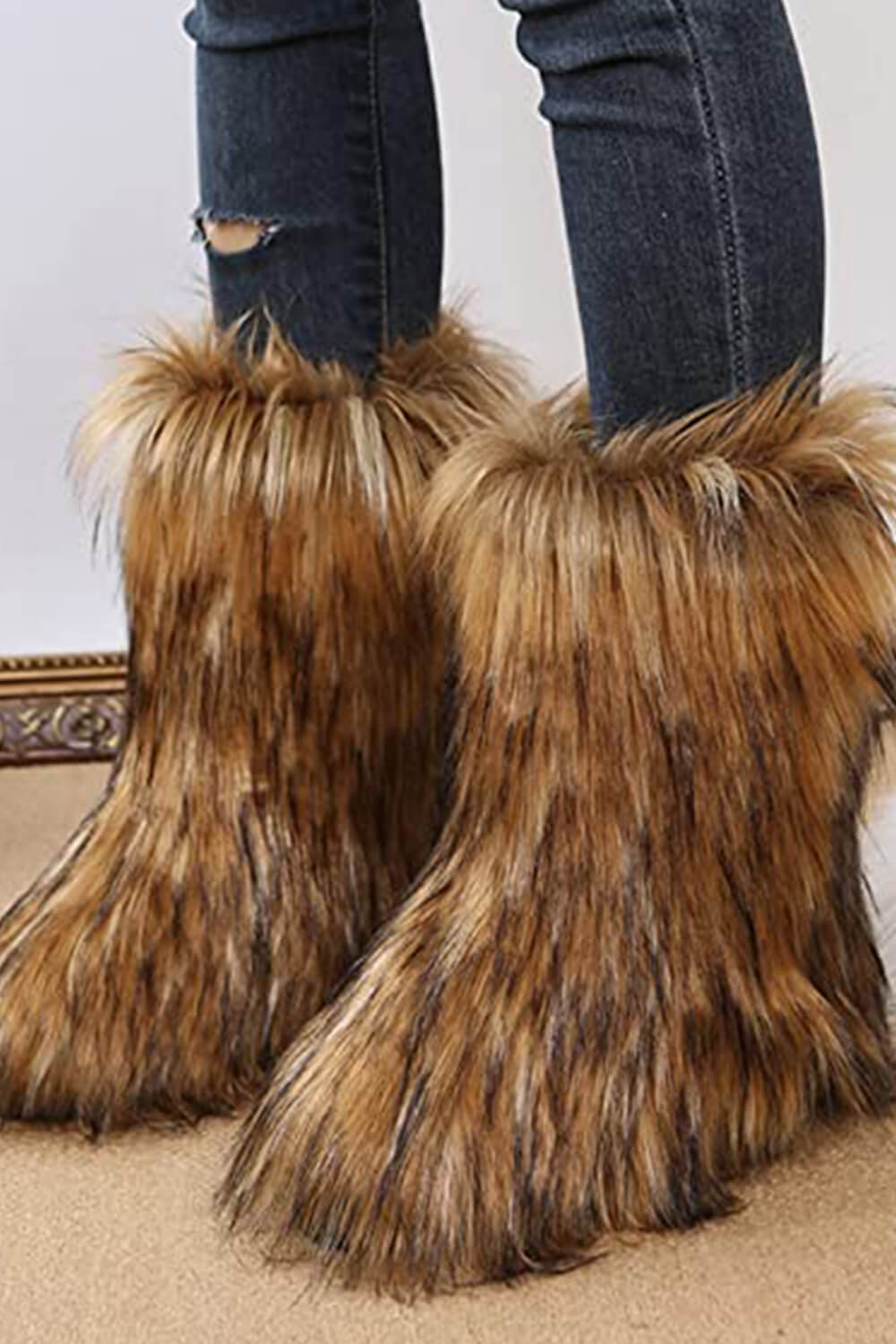 Wadenhohe Stiefel mit Kunstfell – Braun
