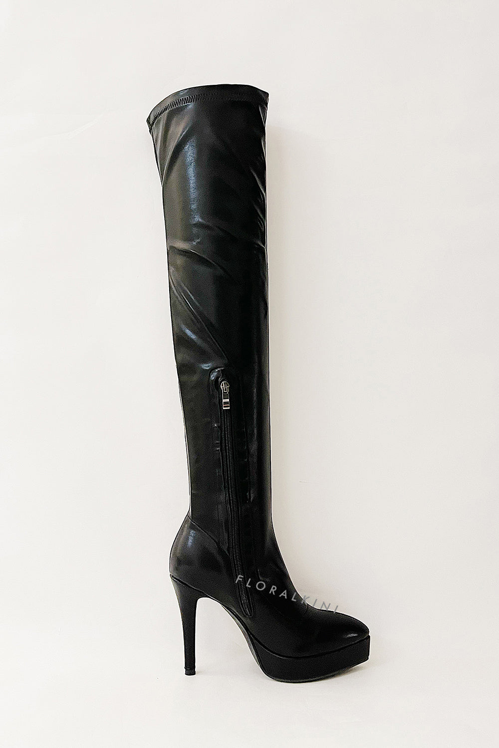 Overknee-Stiefel in Lederoptik mit Plateau und spitzer Zehenpartie