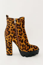 Stiefel in Wildlederoptik mit Plateau und Blockabsatz