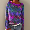 Kuscheliger, locker sitzender Pullover mit Rautenmuster