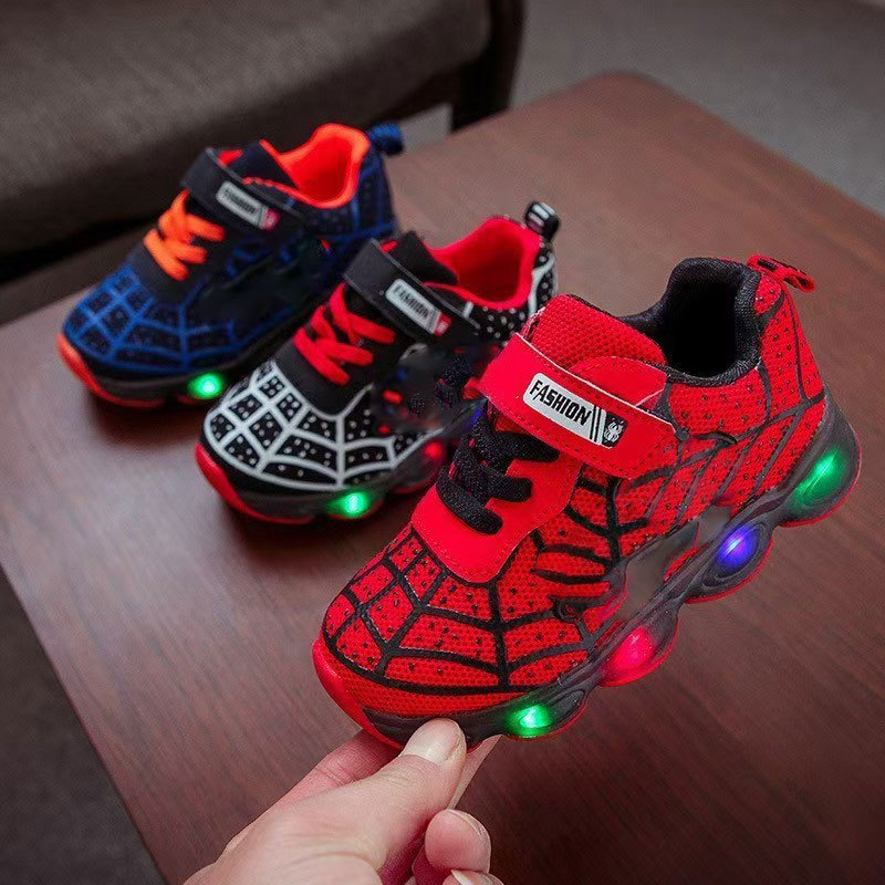 Superheld LED Sneaker – Coole Schuhe inklusive Lichtern für Kinder