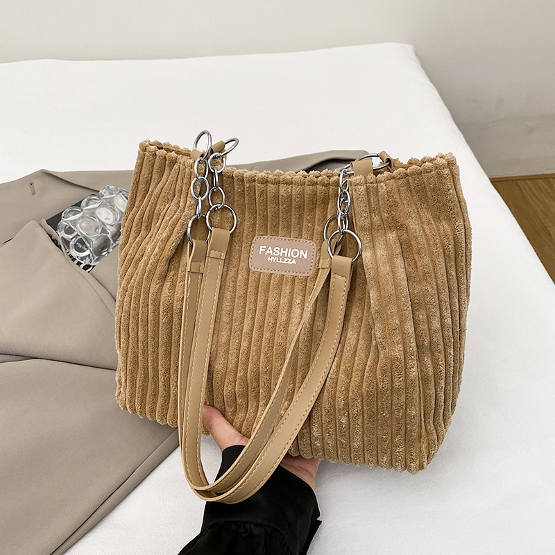 Mia Stilvolle Cord-Tasche – Luxus und Funktional für den Alltag