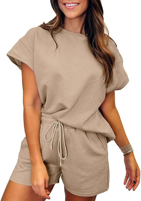 Elegantes grünes Damen-Zweiteiler-Set: Crop Top & Shorts