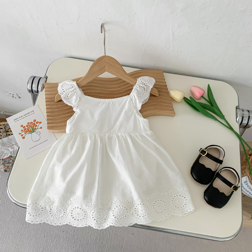 Amélie Taufkleid für Babys – Elegant und Klassisch