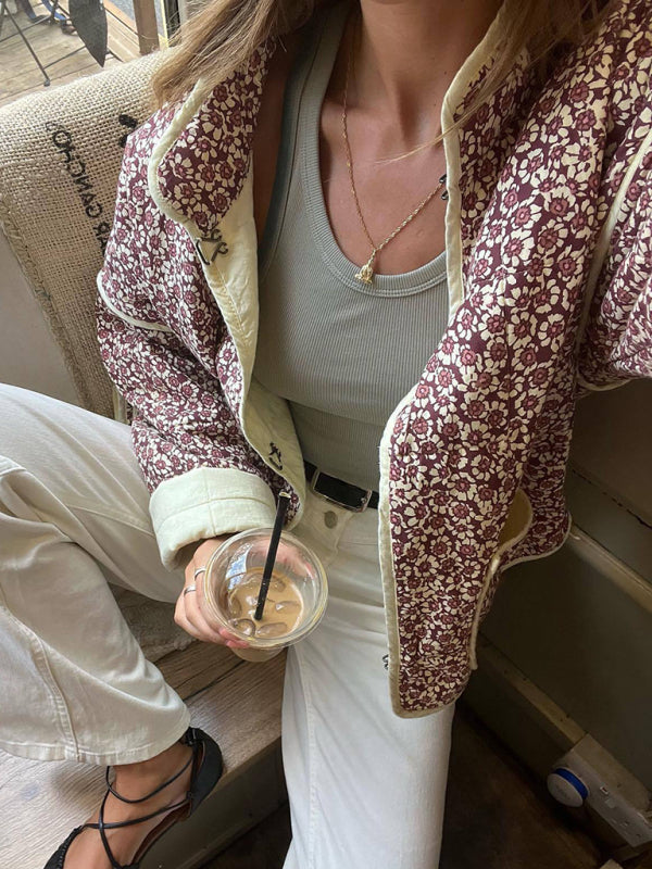 Jacke mit Blumenmuster, Taschen und überschnittenen Schultern in Lila