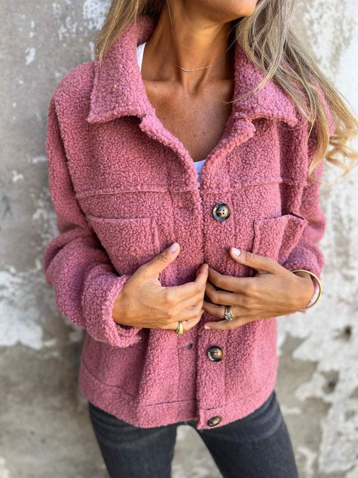 Sanne's Gemütliche Teddyjacke – Für Warme sowie Stilvolle Tage