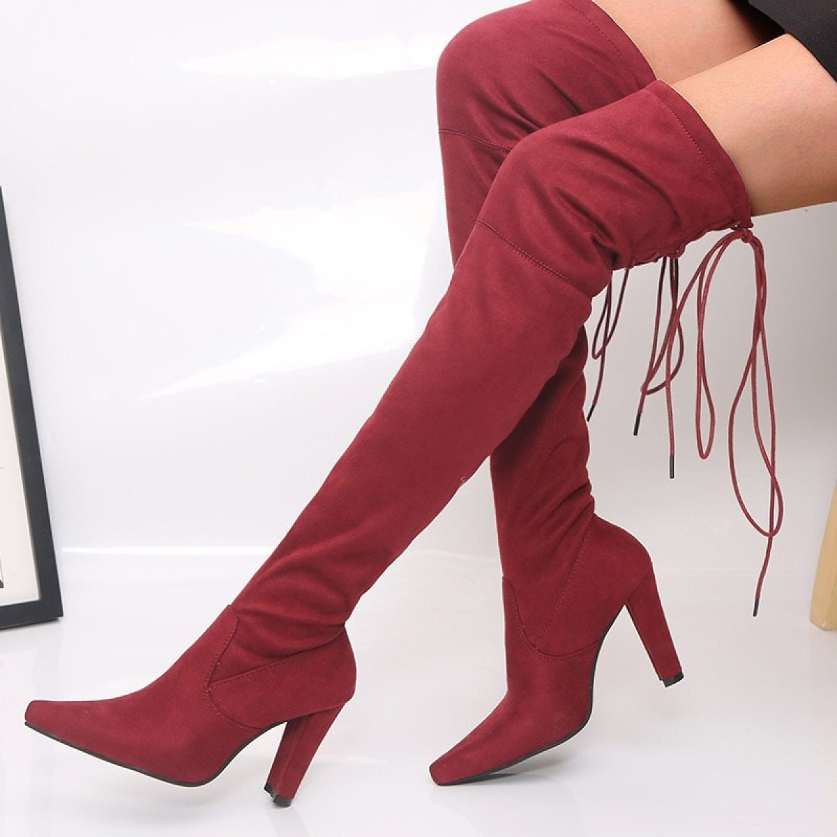 Overknee-Stiefel mit Blockabsatz und Schnürdetail