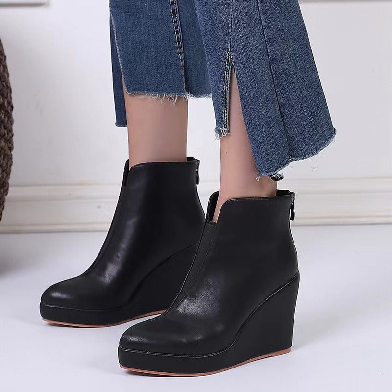 Stiefel mit Reißverschluss, Plateau und runder Zehenpartie