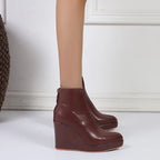 Stiefel mit Reißverschluss, Plateau und runder Zehenpartie