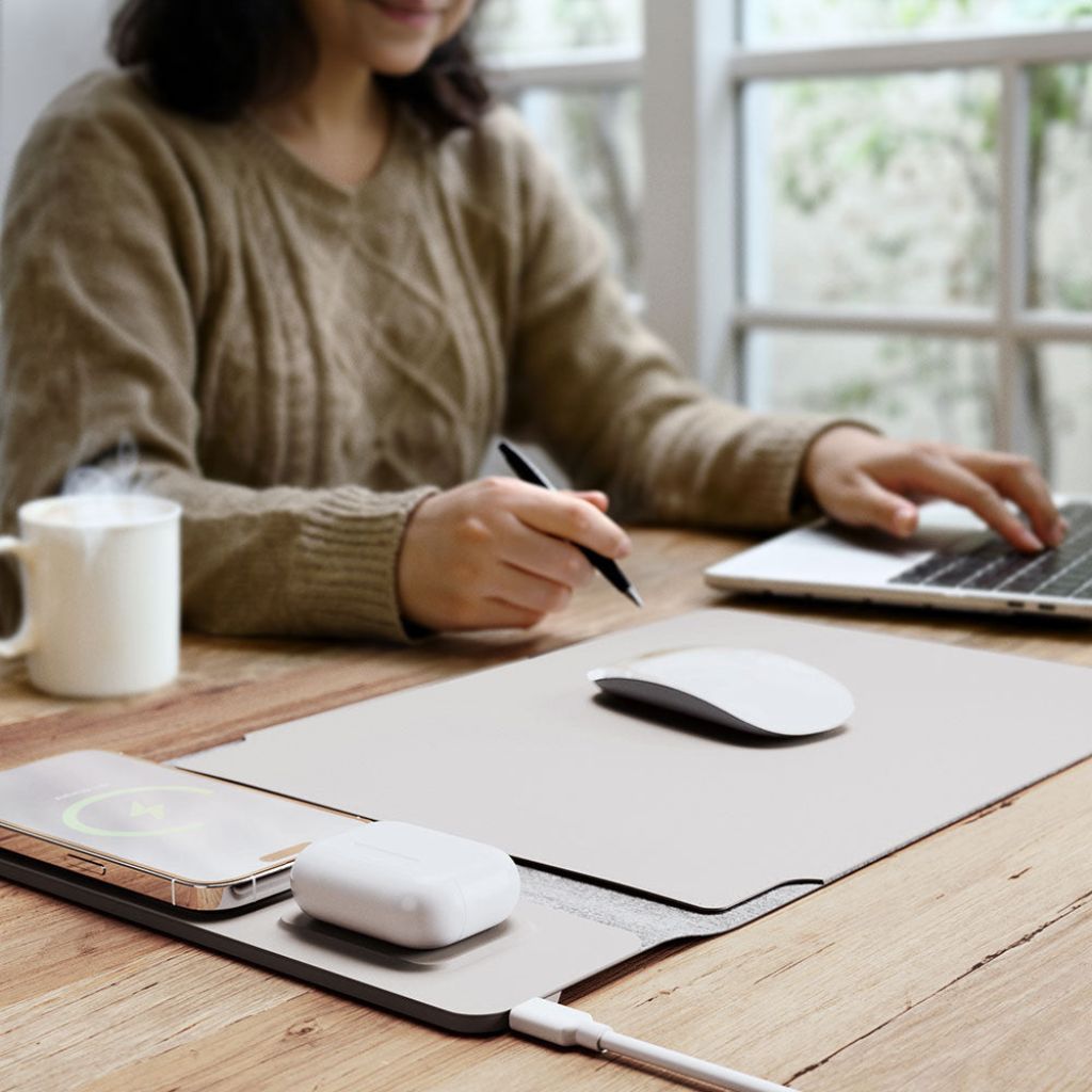 PowerDesk Sleeve – Schlanke Laptop-Hüllen inklusive Drahtloser Ladefunktion
