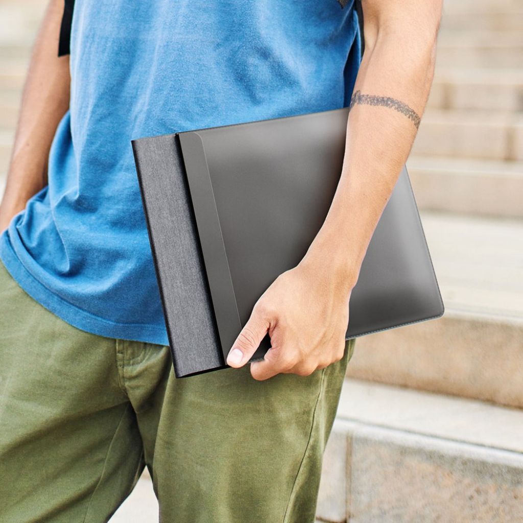 PowerDesk Sleeve – Schlanke Laptop-Hüllen inklusive Drahtloser Ladefunktion