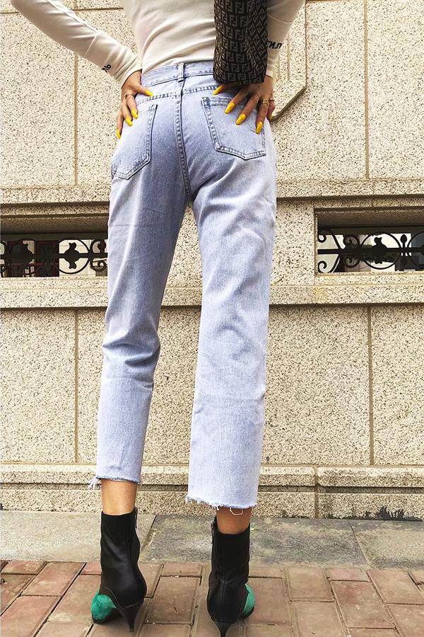 High-Waist Straight-Leg-Jeans mit ausgefranstem Saum – Hellblau